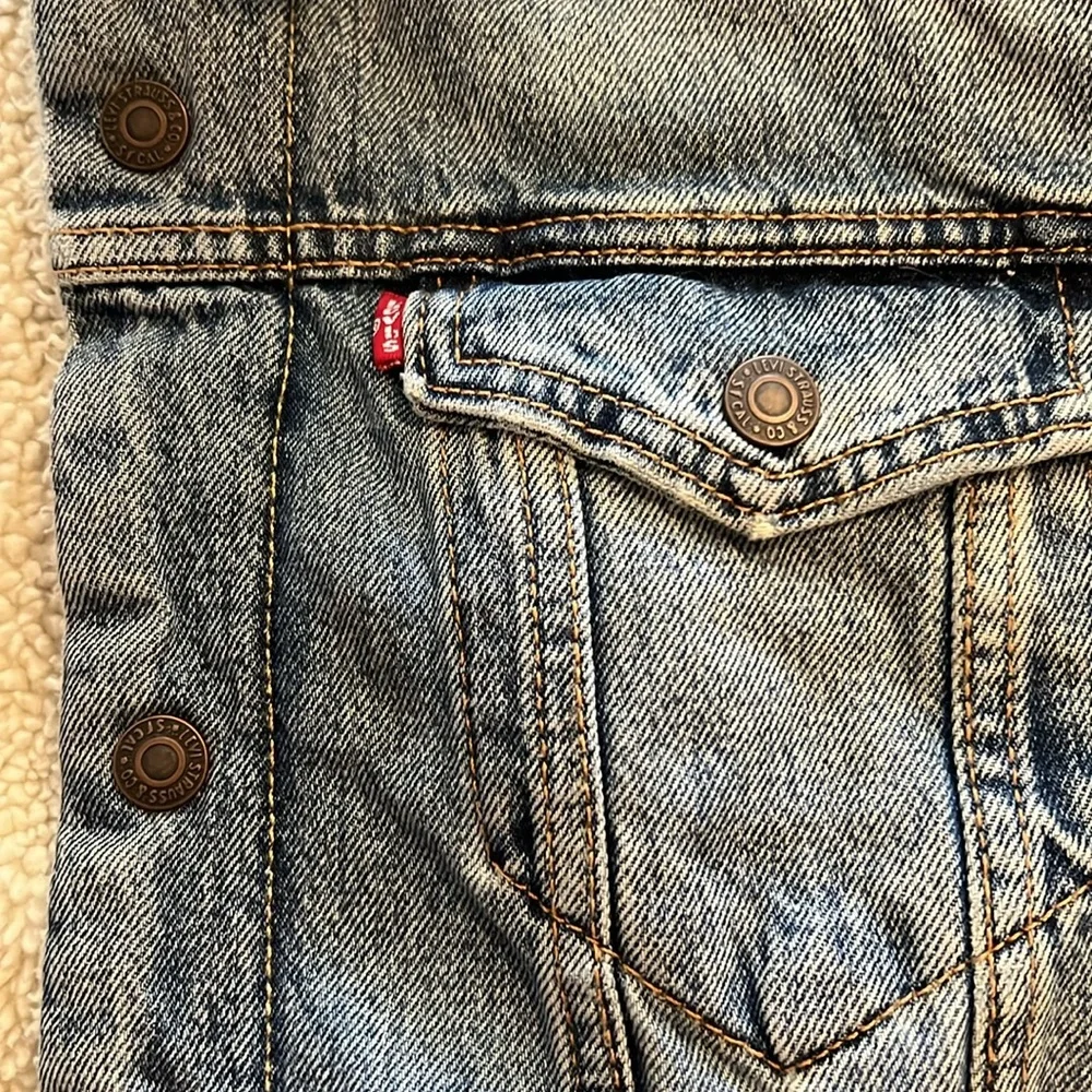 Vintage fleece lined distressed Levi’s denim jeans jacket large - Picture 3 of 8